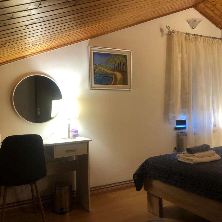 Apartman Villa Romana グロジュニャン エクステリア 写真