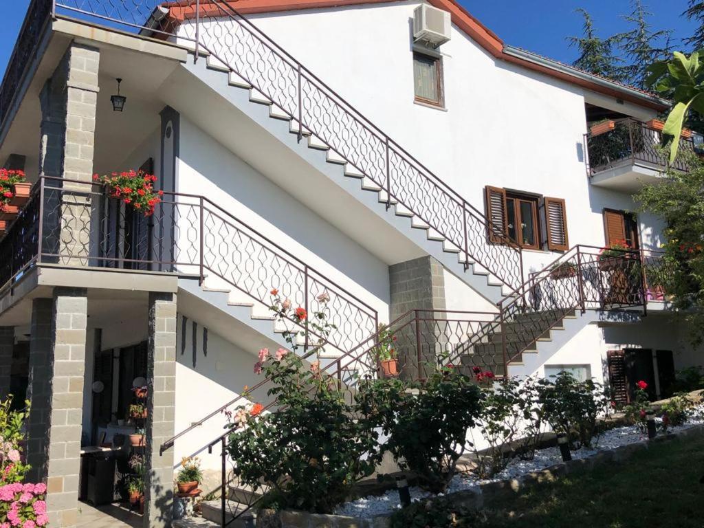 Apartman Villa Romana グロジュニャン エクステリア 写真